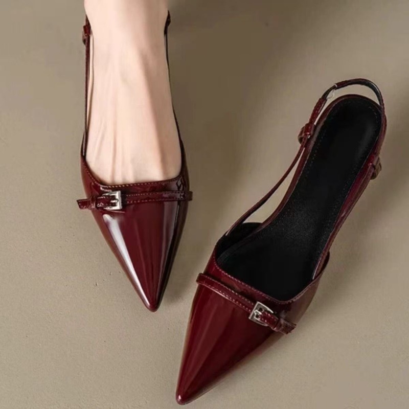Home Office Makeover - Neue Sommer-Damenschuhe aus Lackleder, Slip-On-Sandalen mit